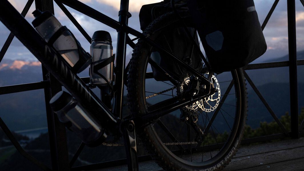 How to choose a bike for bike touring: Cargo mounts and accessories